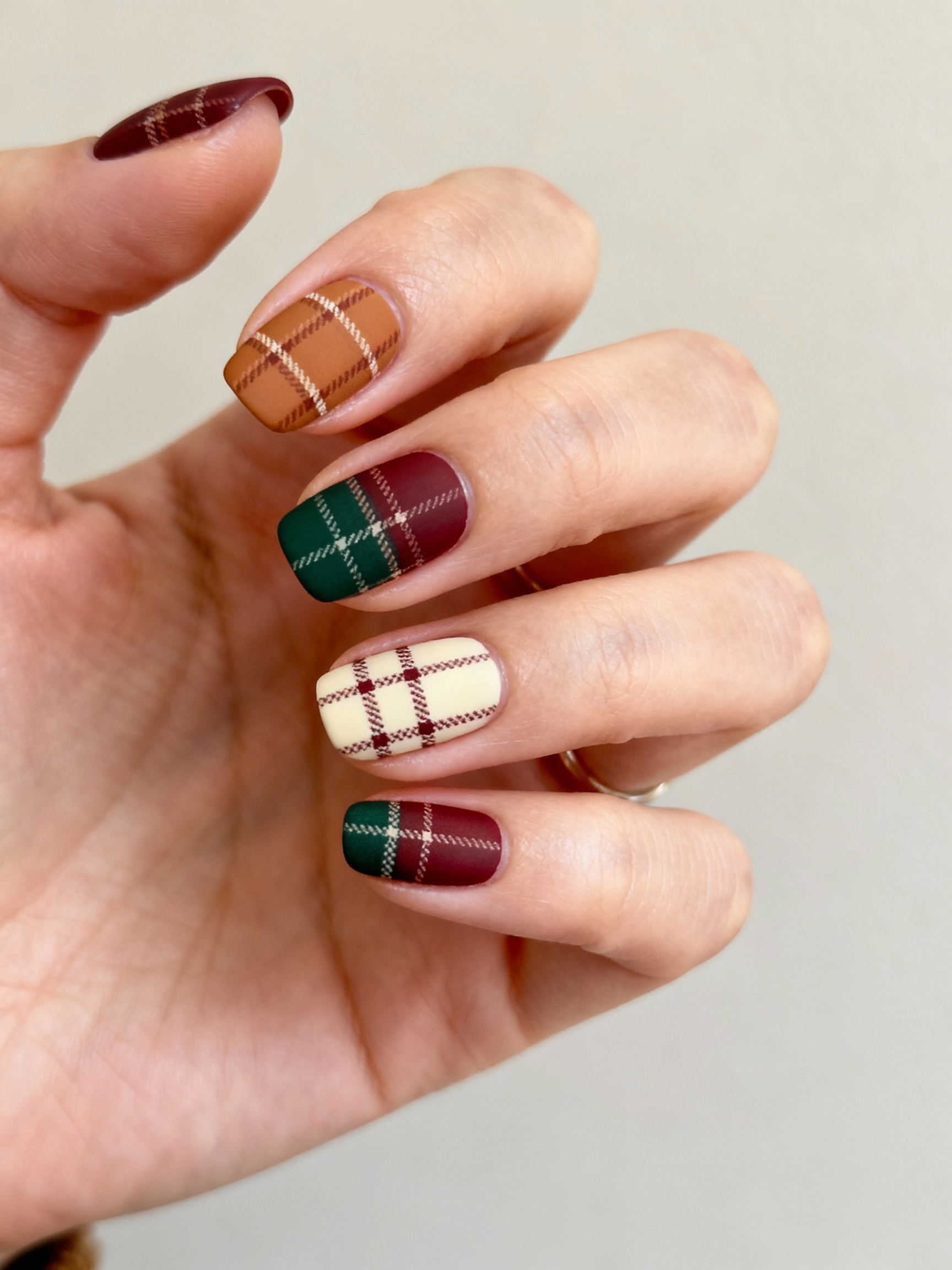 crisp tailored tartan nailart