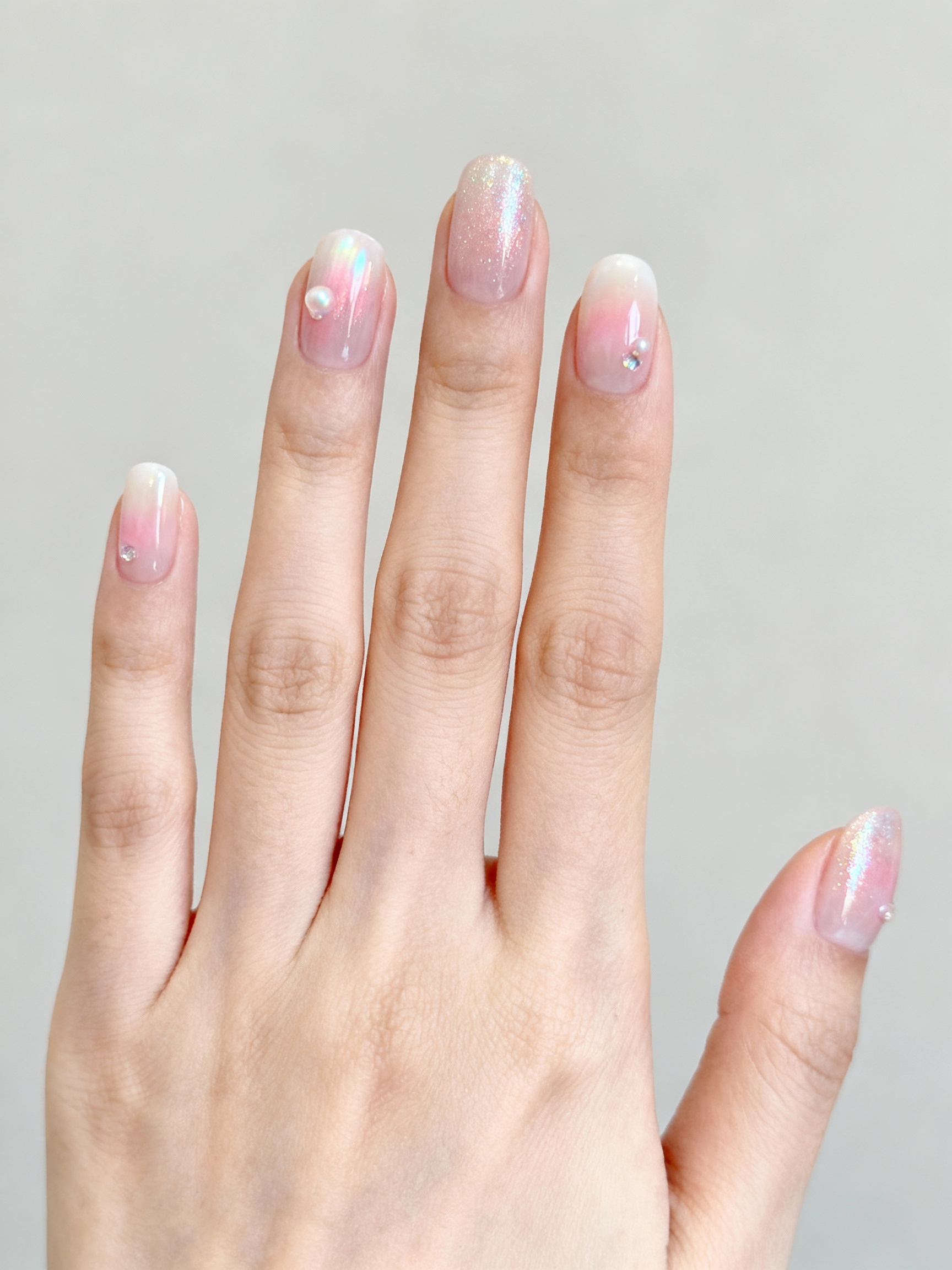 pastel blooming soft glow manicure