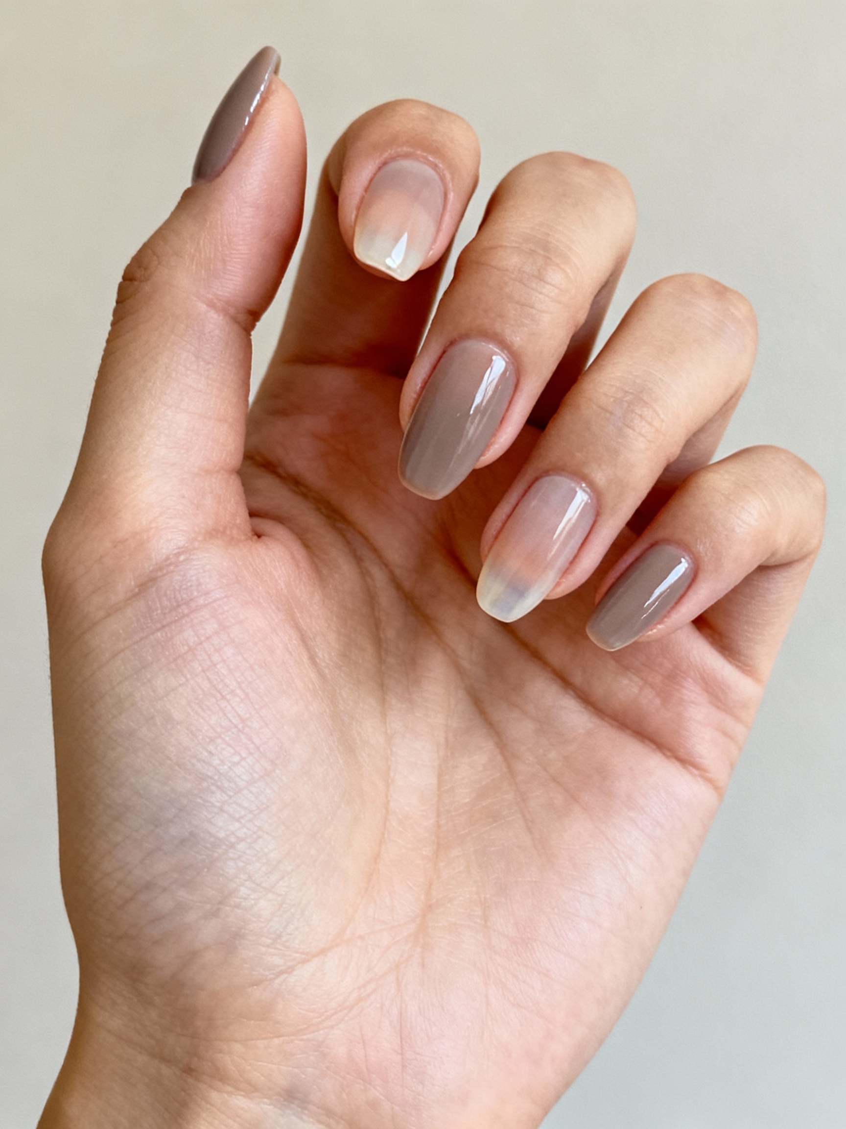 soft edged polished minimalist nails